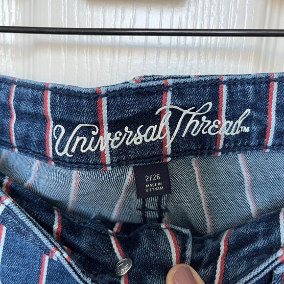 Universal Thread Denim‎ Shorts Striped Cuffed Hem Blue Red White Size 2/26 - Picture 2 of 4